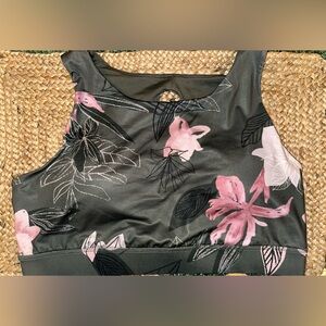 New~MTA Sport~Floral Design~Sports Bra~Wide Band~Removable Cups~1X NEW WITH TAGS